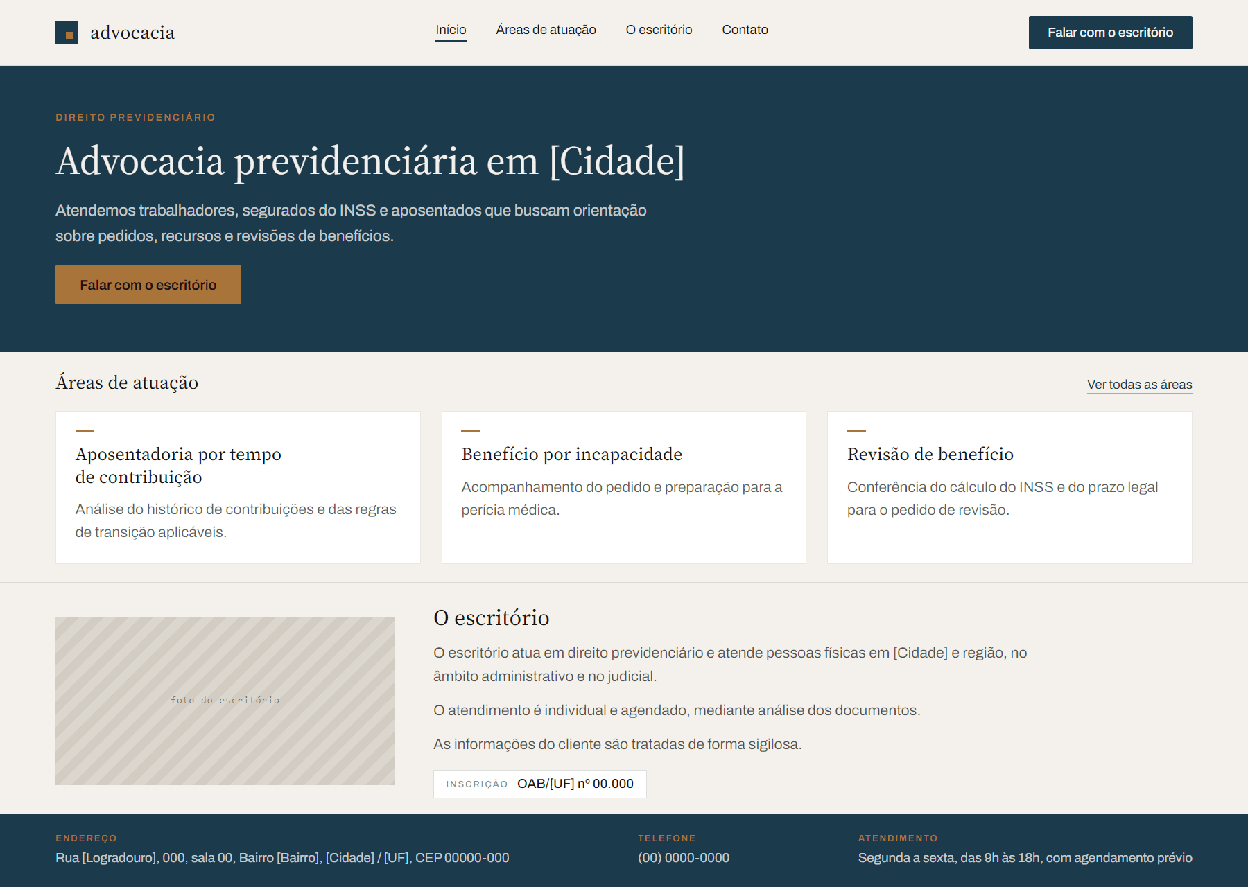 Mockup da home de um site de escritório de advocacia fictício, com a área de atuação e a cidade em destaque na primeira dobra